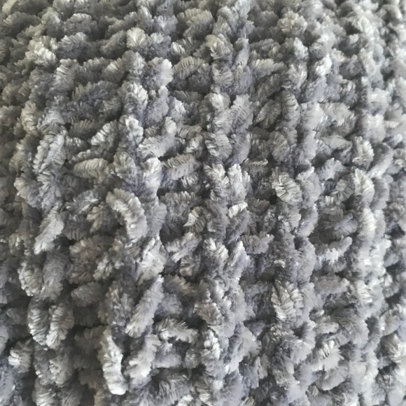 ❌ SOLD ❌ Velvet Chenille Cozy Knit Cropped Sweater - Picture 6 of 6